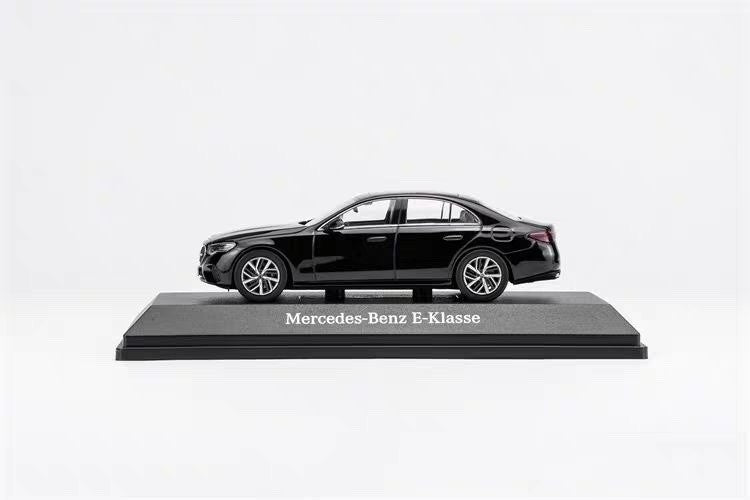 IScale 1:43 Mercedes-Benz E-Klasse E450 W214 Black DieCast Alloy Car Model Gifts