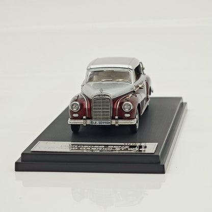 Mortal 1:64 Mercedes Benz 300D Convertible Retro Alloy Car Model Collection Diecast Toys Car Miniature Hobby Gifts