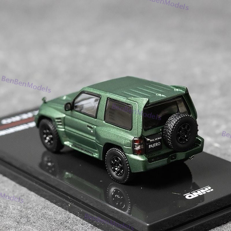 INNO 1:64 Mitsubishi Pajero EVOLUTION Green Collectible Diecast Toys Car Replica