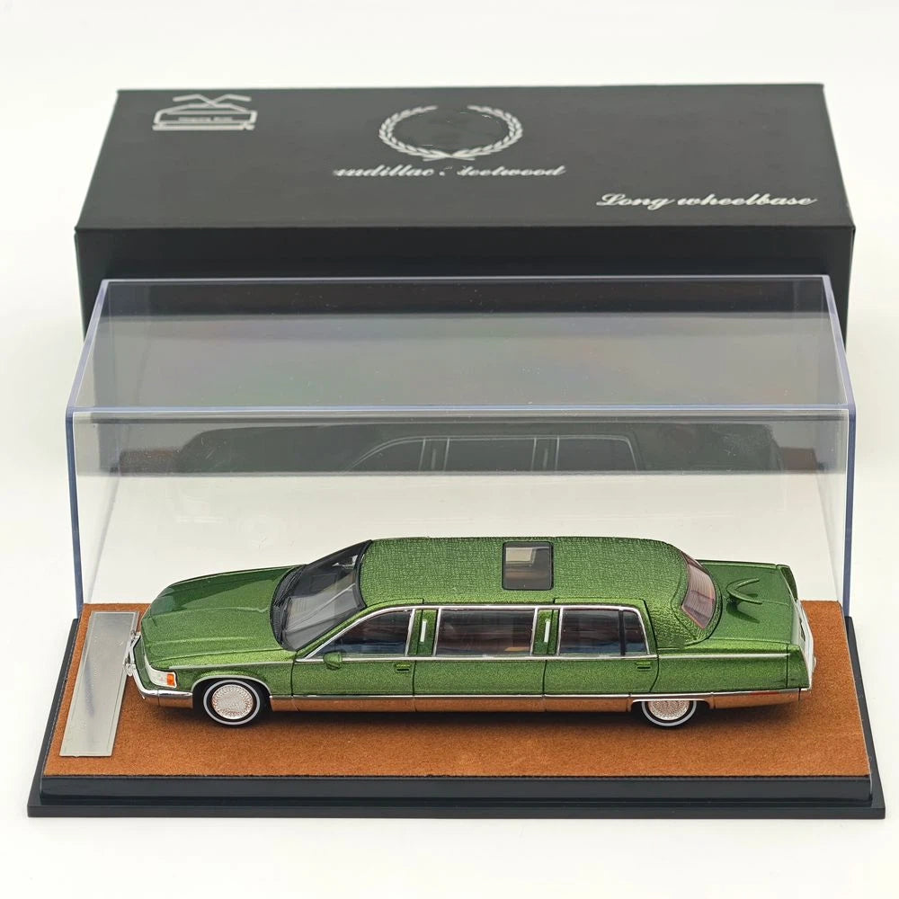 XiaoGuang 1:64 Scale Fleetwood Limousine Diecast Car Model Limited Edition Collection