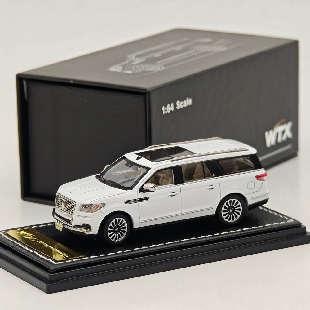 1:64 Navigator L SUV Model, Retractable Step Suspension Steering White/Black WTX