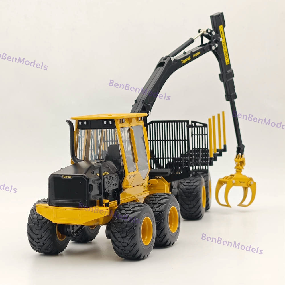 1/32 Tigercat TRANSPORTEUR FORESTIER 1075C Diecast Model Forwarder Truck