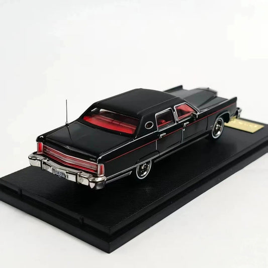 Turning Crush x SunStar 1:64 1979 Continental Town Car Black Diecast Model Car Limited Collection