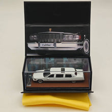 Modèles de voitures moulées sous pression en alliage blanc Cadillac Fleetwood édition étendue 1/64