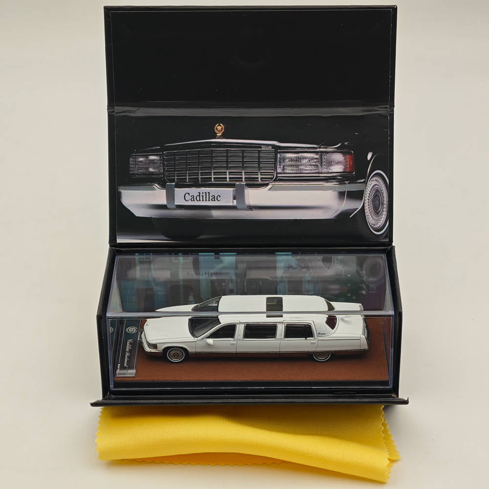 XiaoGuang 1/64 Fleetwood extended edition White Alloy Diecast Models Car Collection
