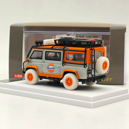 Master 1:64 pour Land Rover Defender Van Gulf Vernis Jouets moulés sous pression Modèles de voitures Miniature Hobby Cadeaux de collection 