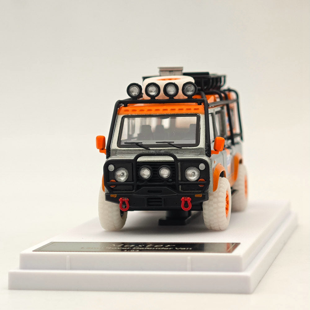 Master 1:64 pour Land Rover Defender Van Gulf Vernis Jouets moulés sous pression Modèles de voitures Miniature Hobby Cadeaux de collection 