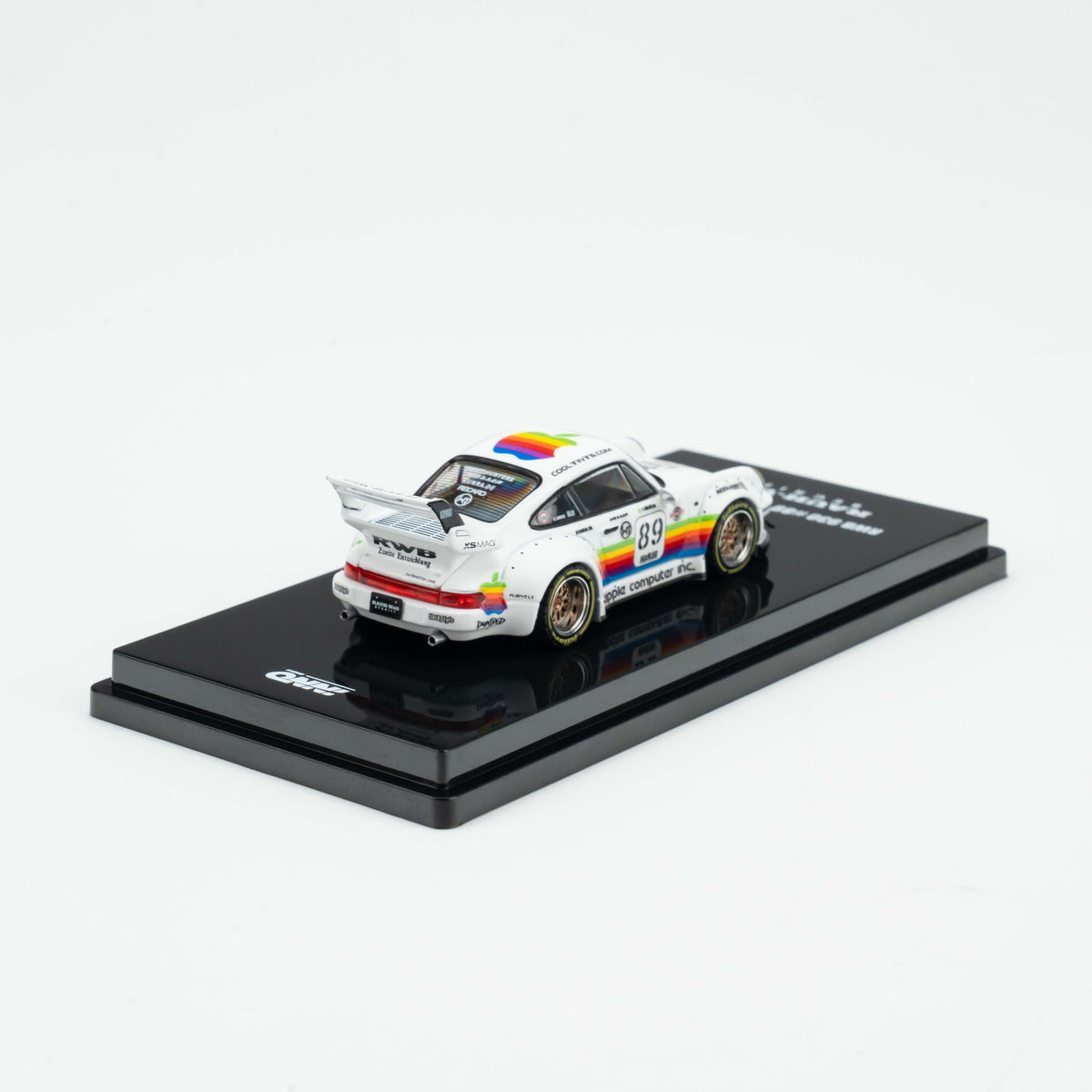 INNO 1:64 RWB 930 #89 White Apple Livery Wide-body Modification Alloy Model Car