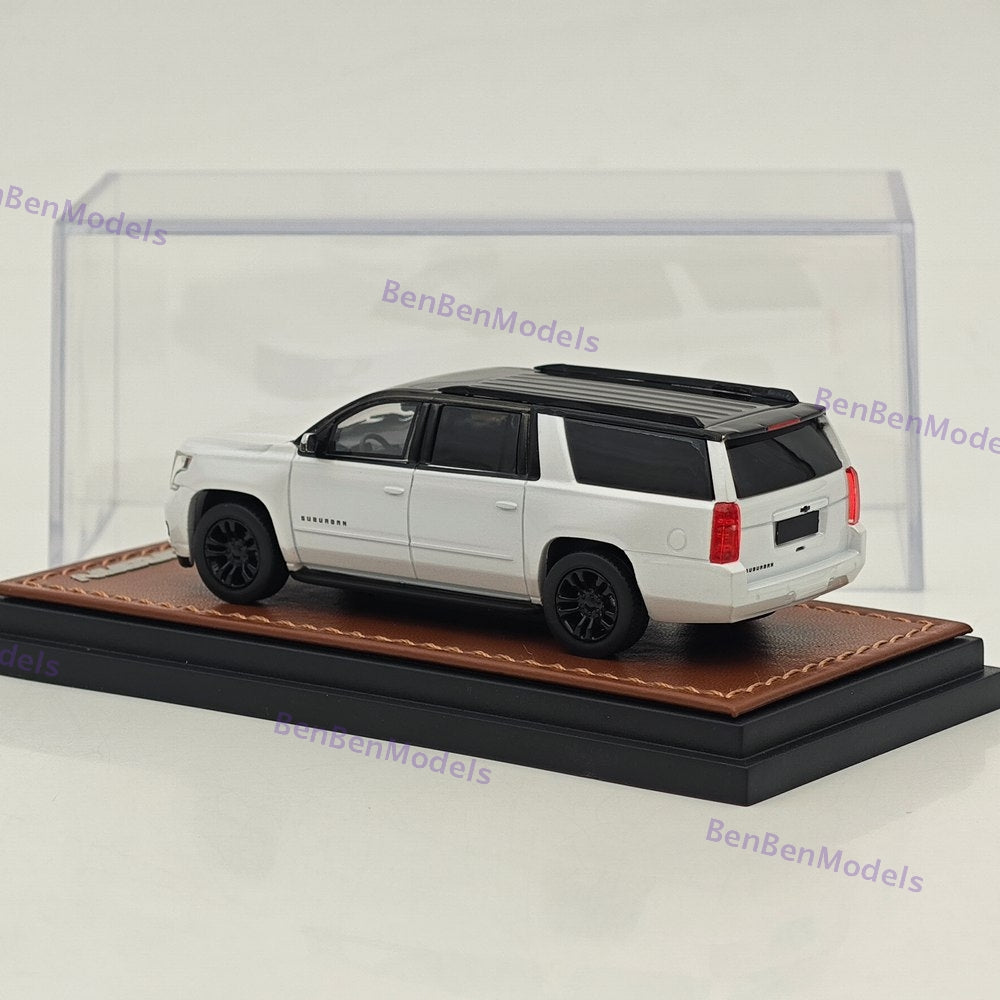 GOC 1:64 Chevrolet Suburban 2015 Full Sized SUV Customized Ver