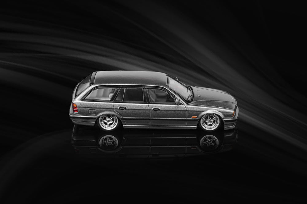 Mortal 1:64 M5 E34 TOURING Wagon Openable Hood Diecast Toys Car Models Hobby Collection Gifts