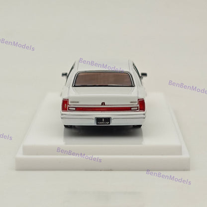 1/64 MK Miniatures Town Car Luxury Sedan Model Diecast Metal Car Limited