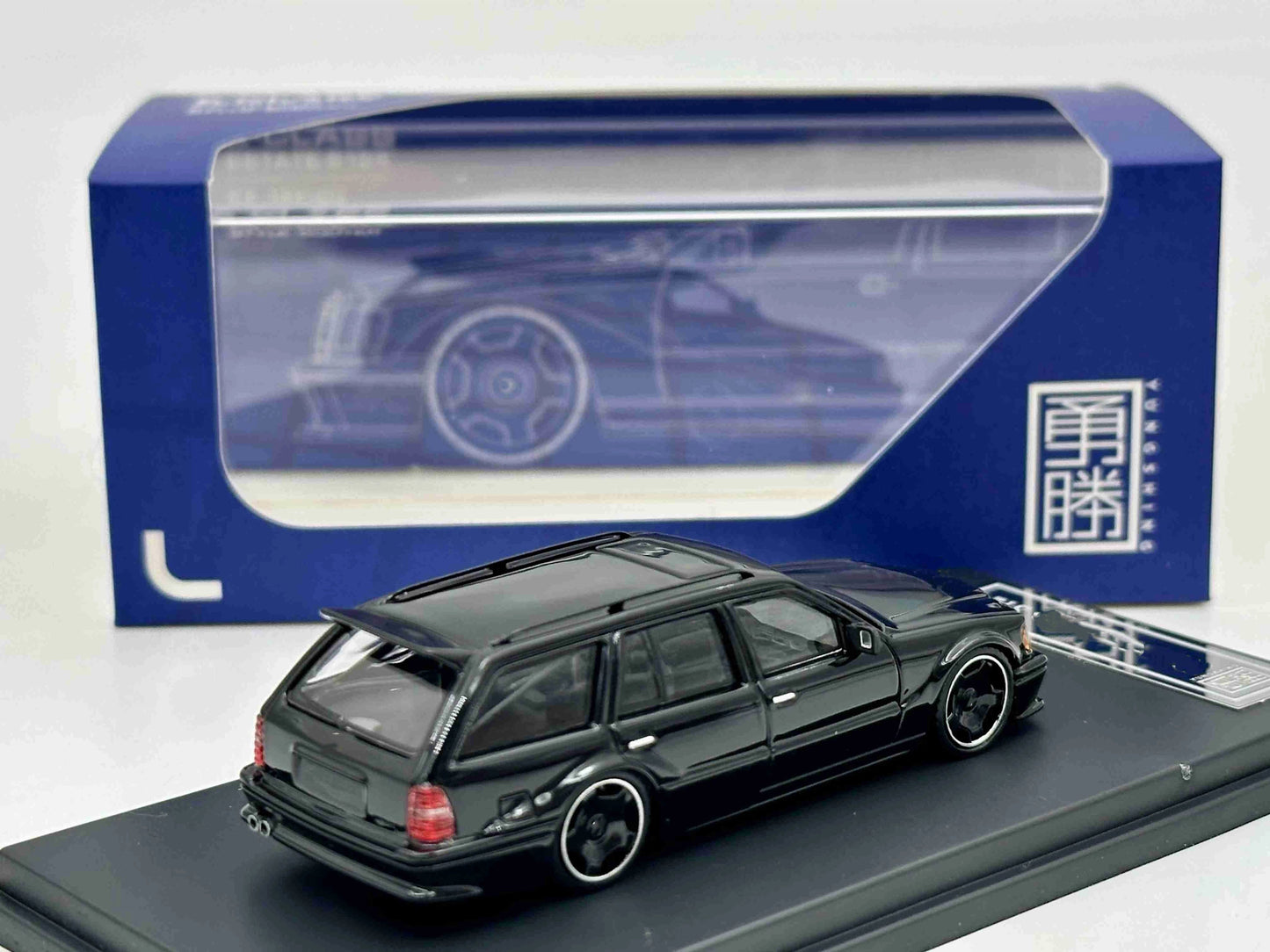 YS 1:64 E-CLASS ESTATE S124 2.5-16 EVO II Style Bodykit Diecast Toys Metal Car Model Miniature Collection Gifts
