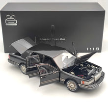 1/18 Lincoln Towncar V8 1993-1995 Super Diecast Toys Car models Collection (Leather seat)