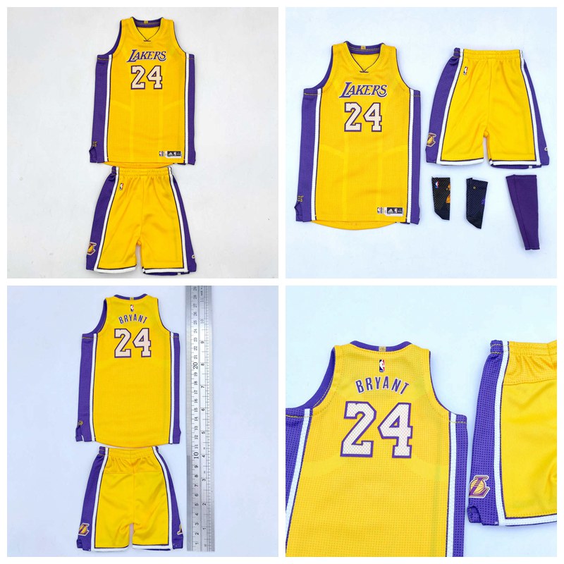 First look at Kobe Bryant in uniform for the '15-16 Season