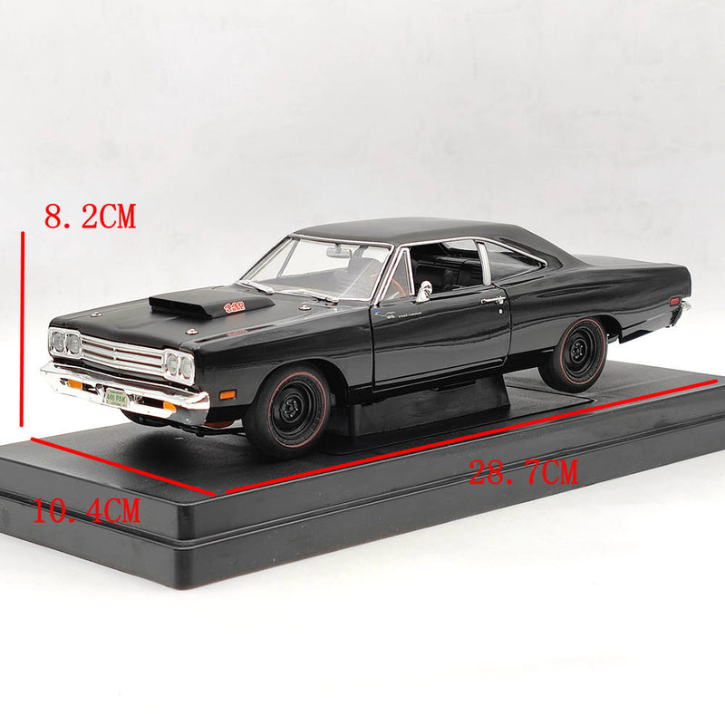 Supercar Collectibles 1/18 1969 1/2 Plymouth Roadrunner