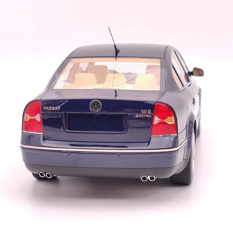 DNA Collectibles 1/18 Volkswagen VW Passat W8 2001 DNA000029 Resin Model Blue Toy Car Gift