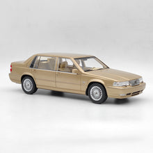 Objets de collection DNA 1/18 Volvo S90 Royal Level 3 1998 DNA000152 Modèle en résine Jouet en or Cadeau de voiture