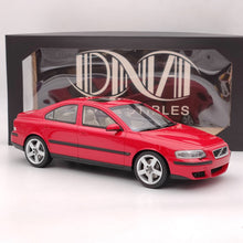 Modèle réduit de voiture en résine DNA Collectibles 1/18 Volvo S60 R 2003 DNA000106, édition limitée, jouet rouge, cadeau