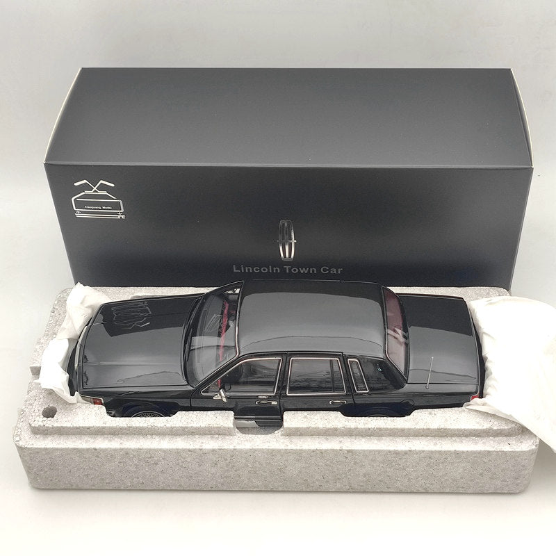 1/18 Lincoln Towncar V8 1993-1995 Super Diecast Toys Car models Collection (Leather seat)