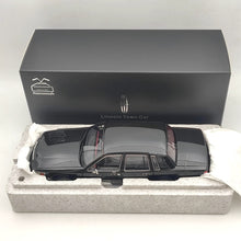 1/18 Lincoln Towncar V8 1993-1995 Super Diecast Toys Car models Collection (Leather seat)