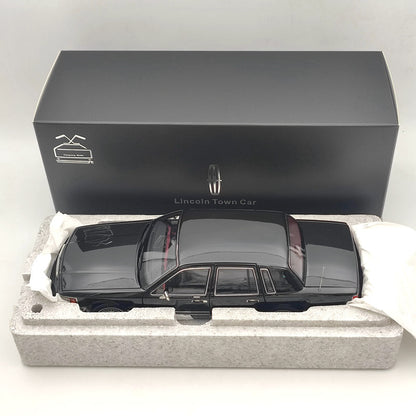 1/18 Lincoln Towncar V8 1993-1995 Super Diecast Toys Car models Collection (Leather seat)