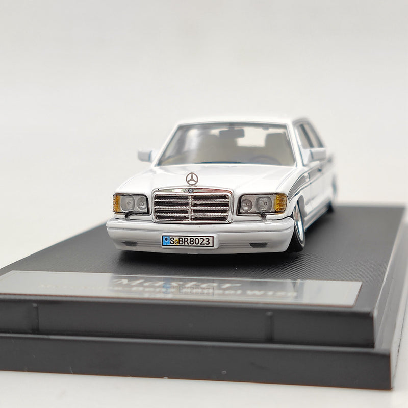 New Master 1:64 Mercedes-Benz S560sel W126 HellaFlush Diecast Toys Car Models Miniature Vehicle Hobby Collection Gifts