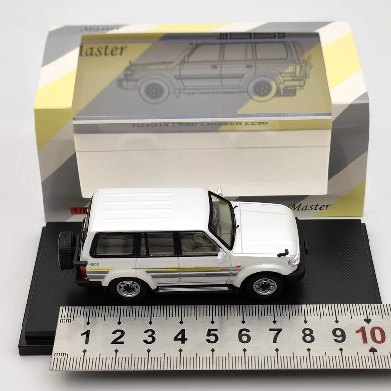 Master 1:64 Toyota Land Cruiser LC80 Silver Diecast Models Collection Toys Car Gifts white