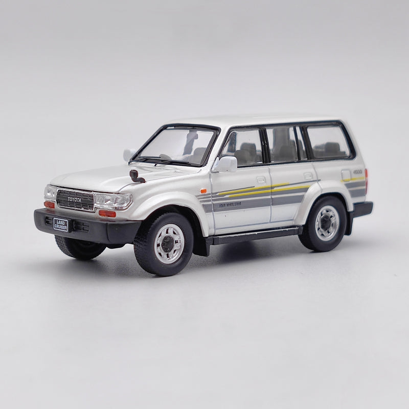 Master 1/64 Toyota Land Cruiser LC80 Diecast Model Collection Toys Car Right Cab Gifts