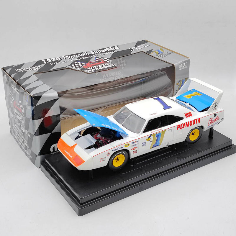 1/18 1970 Plymouth Superbird Race Car #1 Roger Mccluskey Winged Warriors #29530P Diecast Model Car Limited Edition Collection Auto  Toys Christmas Gifts