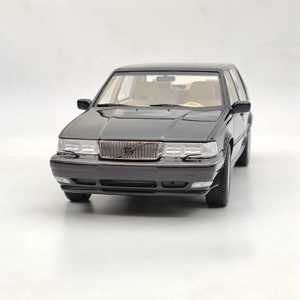 DNA 1/18 Volvo S90 Royal Level 3 1998 Blackberry DNA000089 DNA 1/18 Volvo S90 Royal Level 3 1998 Blackberry DNA000089