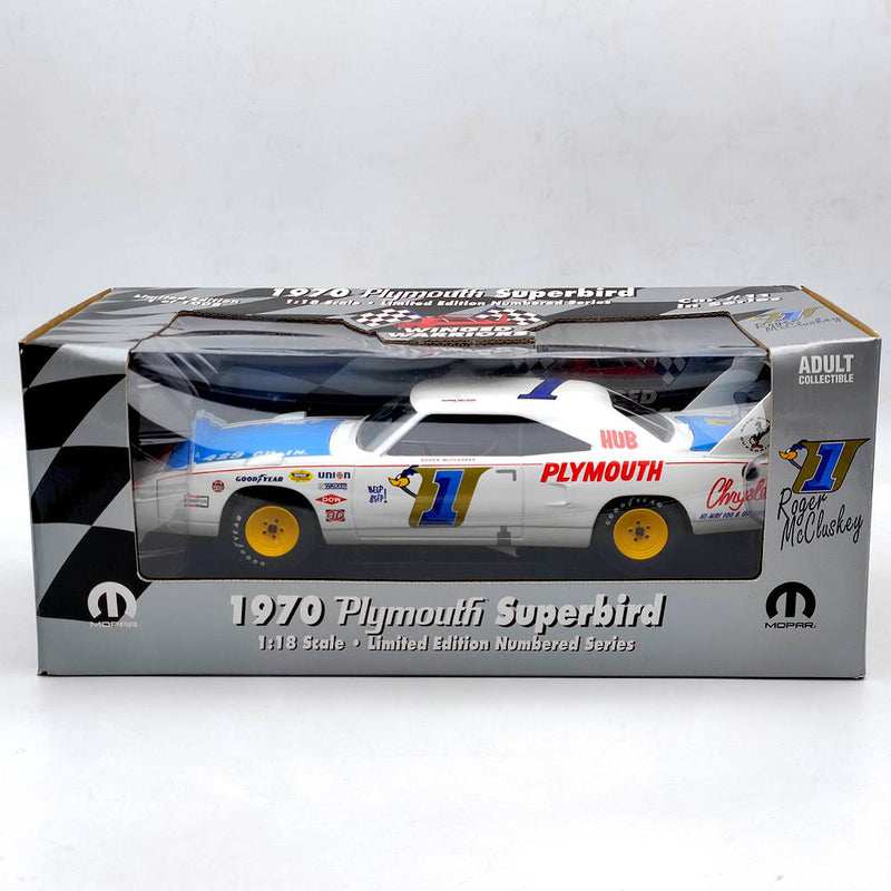 1/18 1970 Plymouth Superbird Race Car #1 Roger Mccluskey Winged Warriors #29530P Diecast Model Car Limited Edition Collection Auto  Toys Christmas Gifts