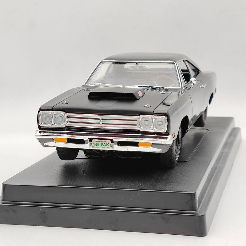 Supercar Collectibles 1/18 1969 1/2 Plymouth Roadrunner