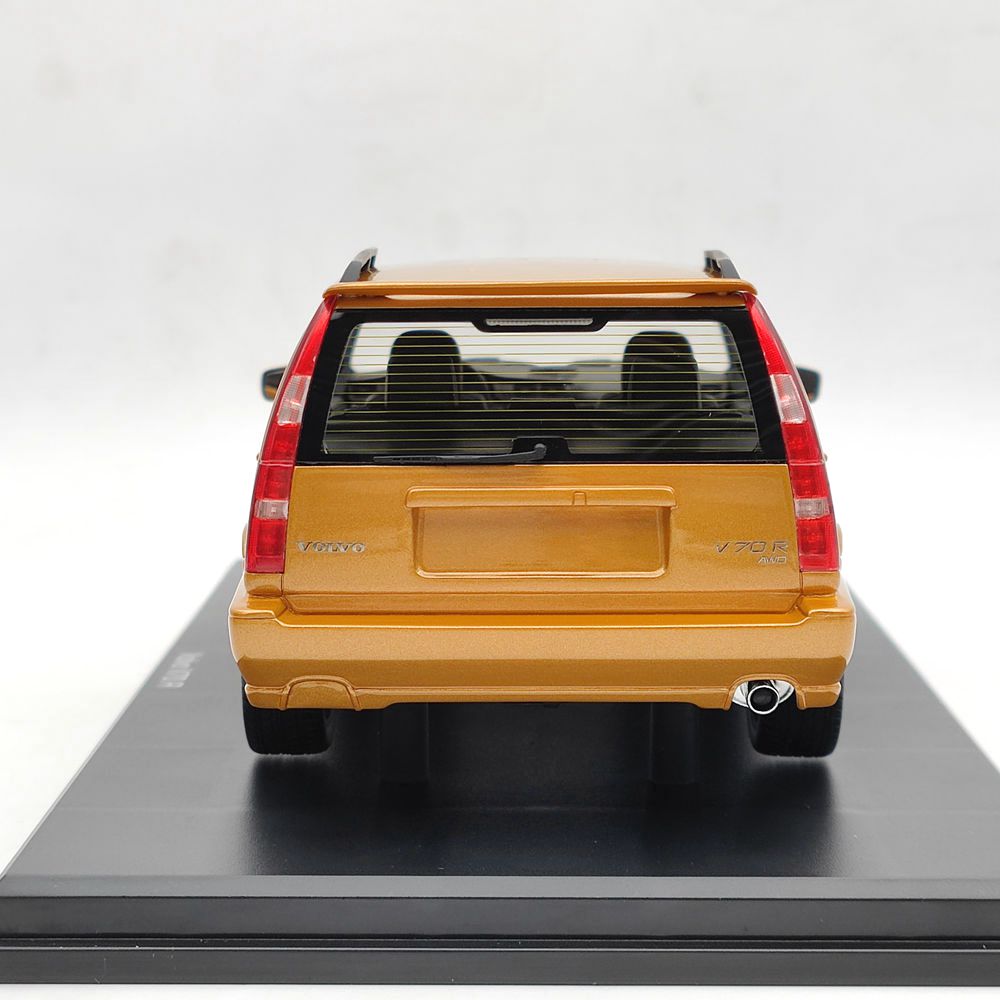 DNA 1/18 Volvo S90 Royal Level 3 1998 Blackberry DNA000089