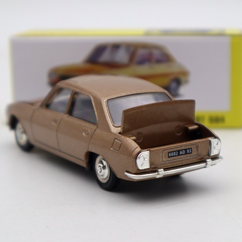 1:43 Atlas Dinky Toys 1452 PEUGEOT 504 Diecast models car Auto Gift Collection