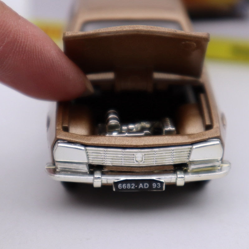 1:43 Atlas Dinky Toys 1452 PEUGEOT 504 Diecast models car Auto Gift Collection