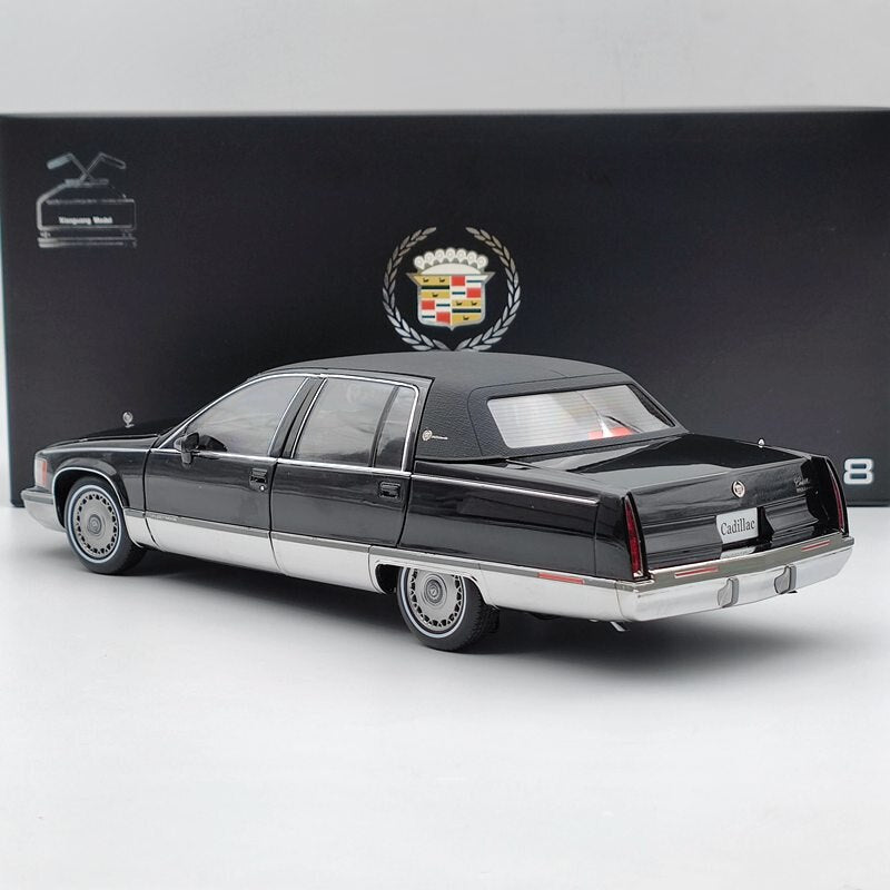 1:18 GM Cadillac Fleetwood Sedan 1993 Black Diecast Miniature Model Car Edition Collection Auto Gift